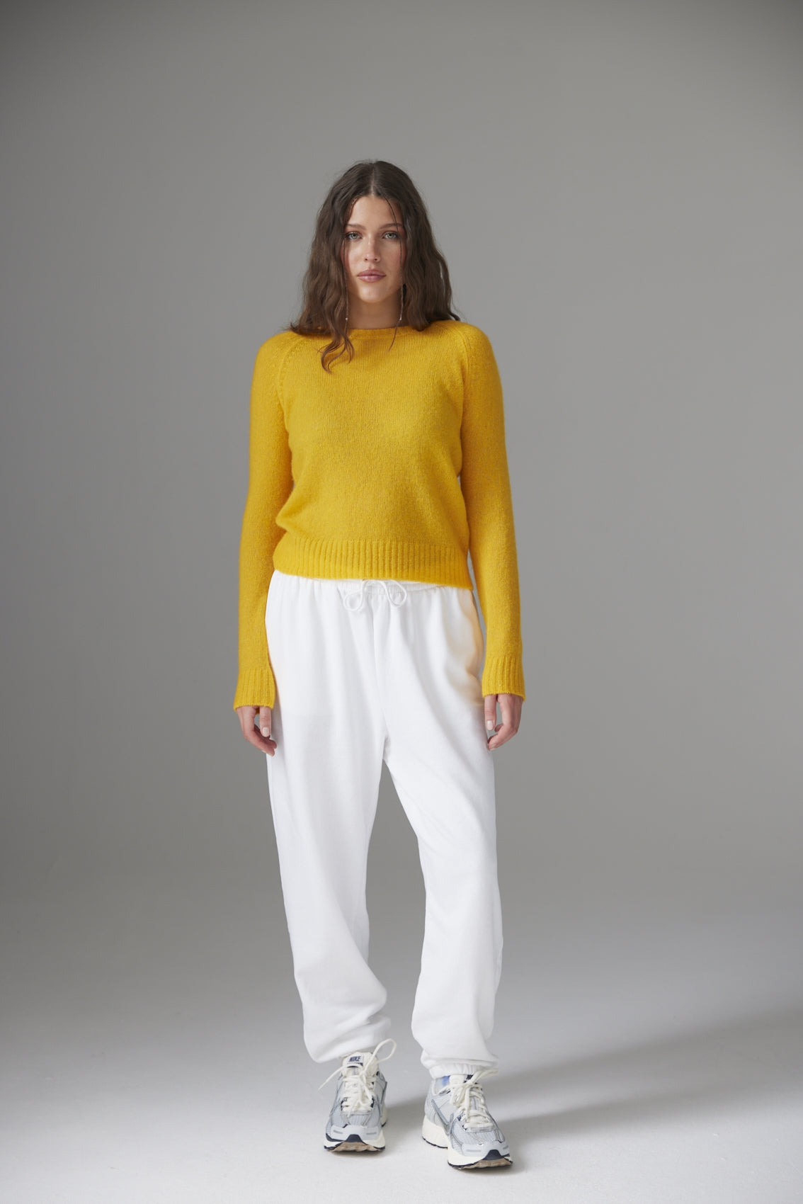 AMARA POPPY SWEATSHIRT