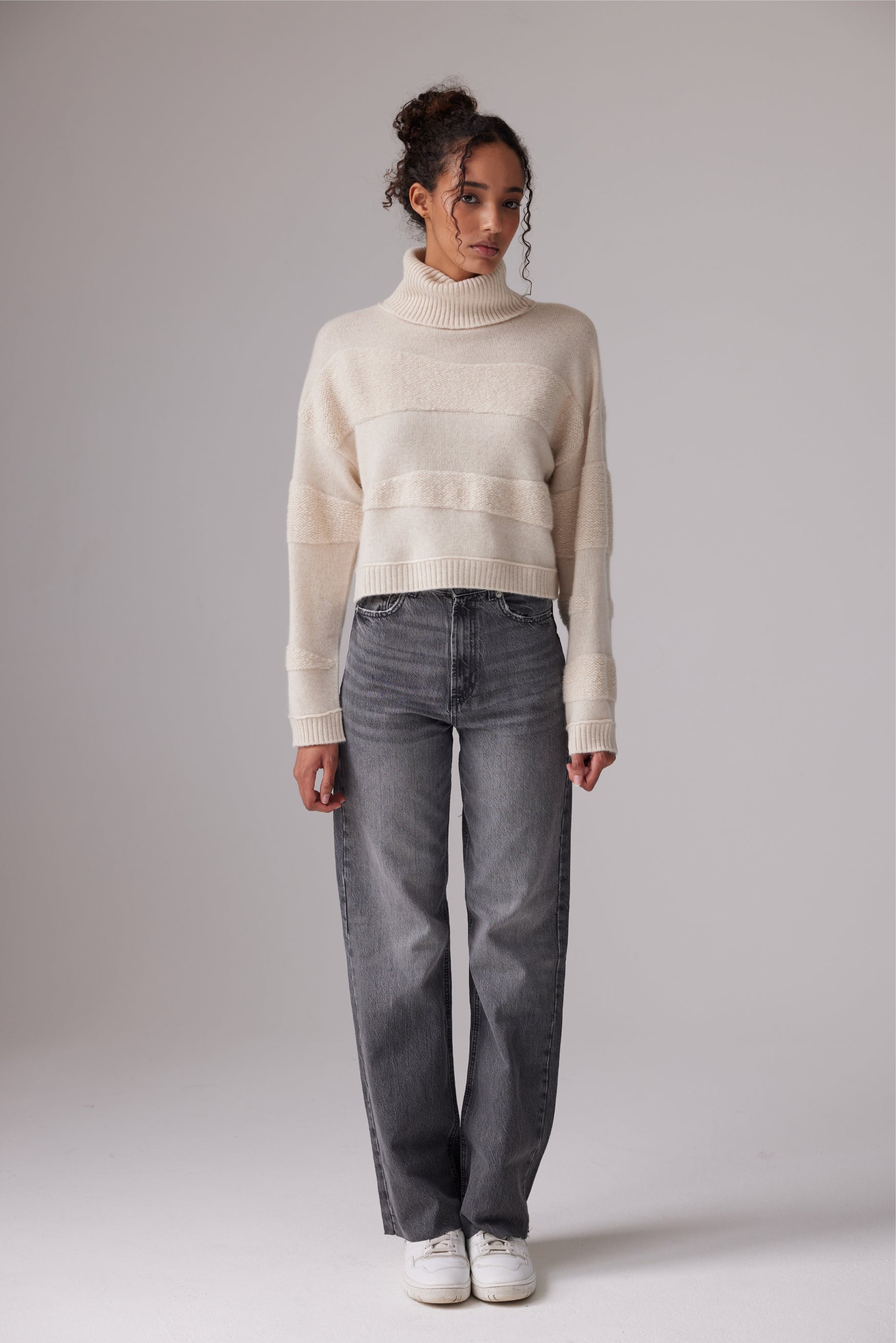 PLUSHY STITCH ROLL NECK