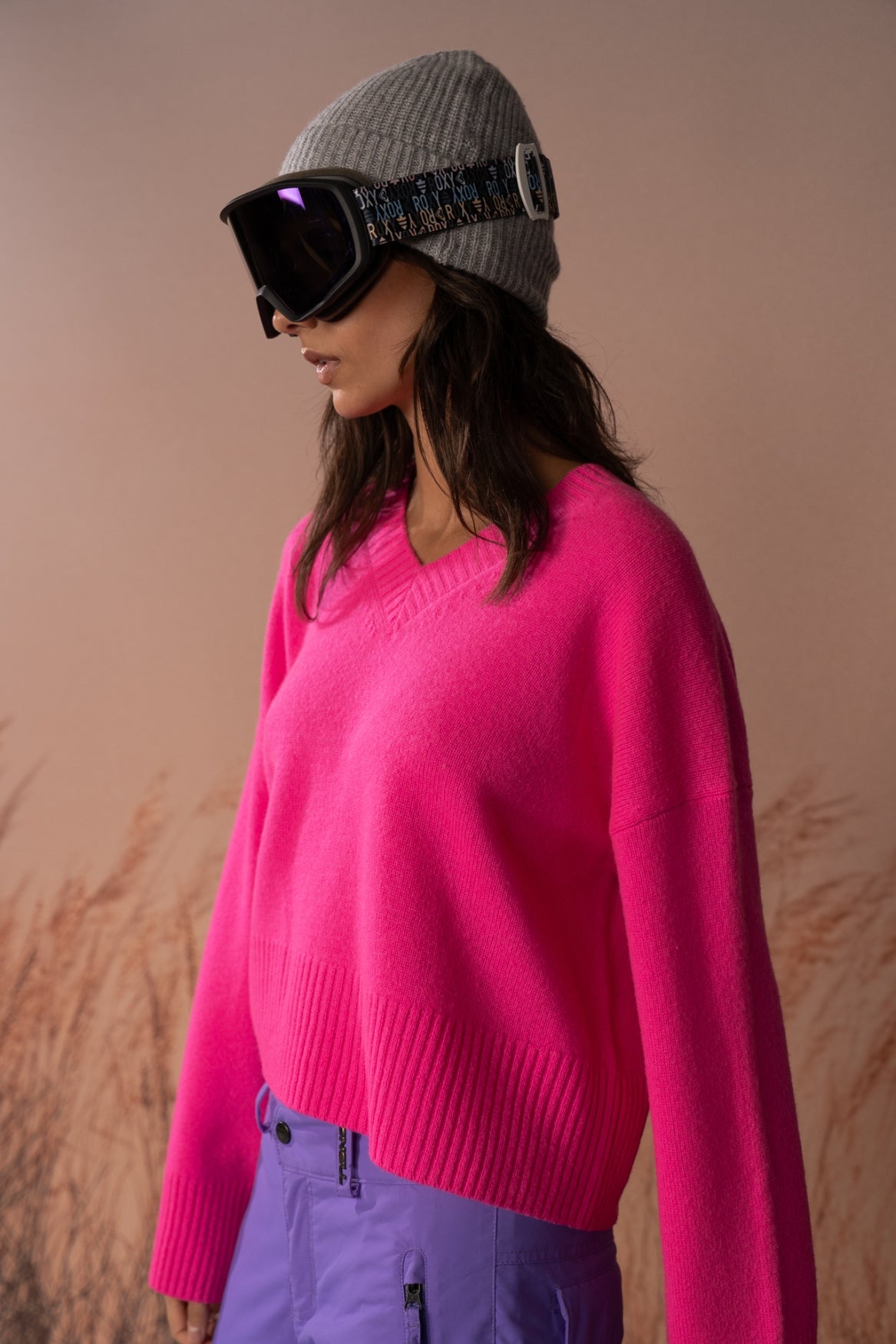 CHUNKY CARMEN V NECK  
