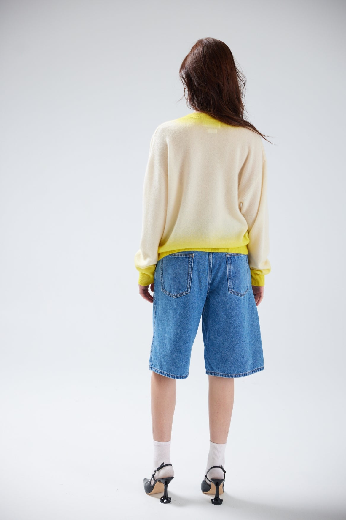 ALORA DIP TRIM V NECK 